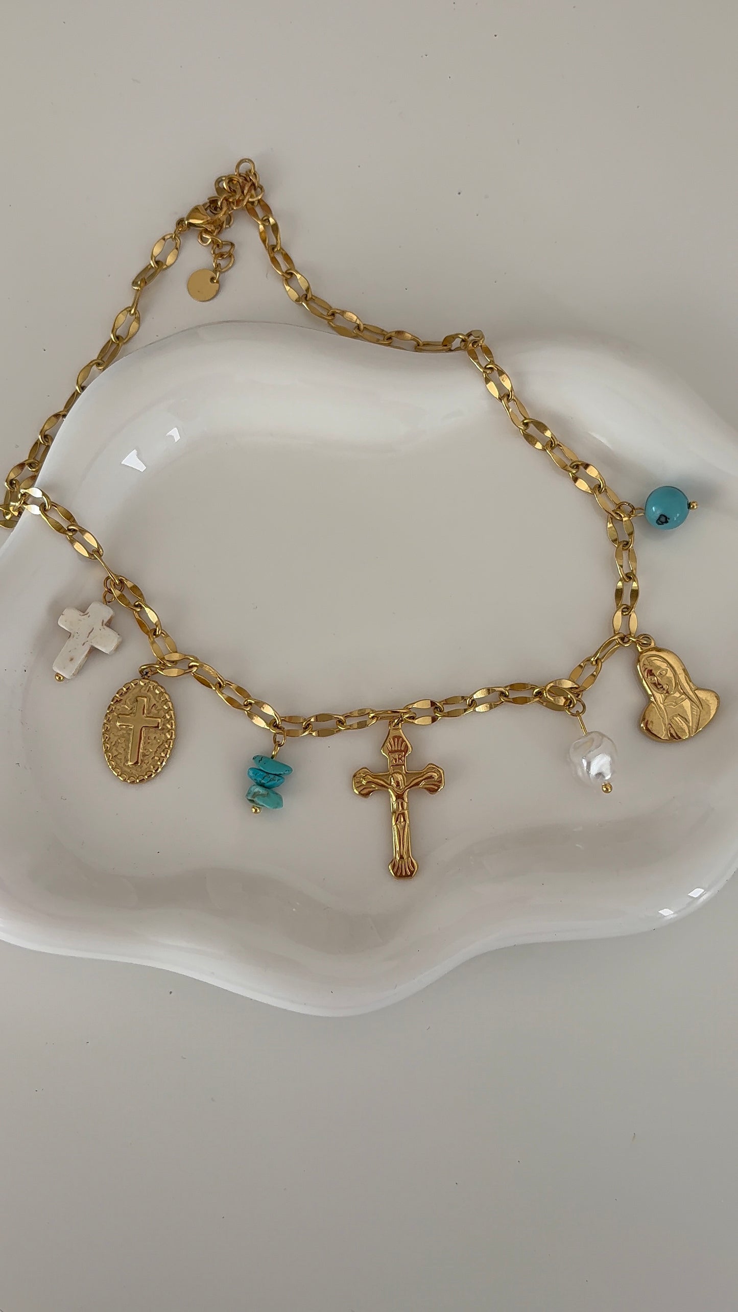 Alma Necklace