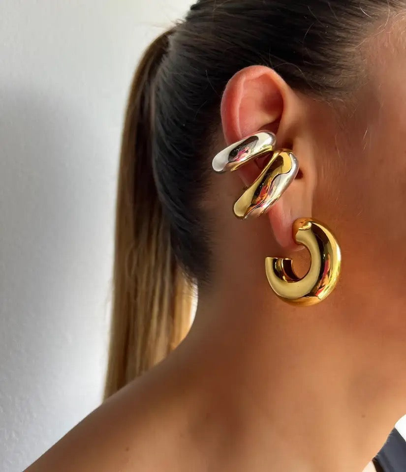 Chunky Gold Earr Cuff